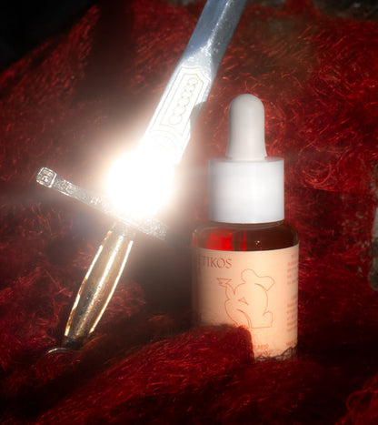 Sérum Elixir Vital - soin anti-âge inspiré des recettes vampiriques du XVI siècle, formulé par des pharmaciens